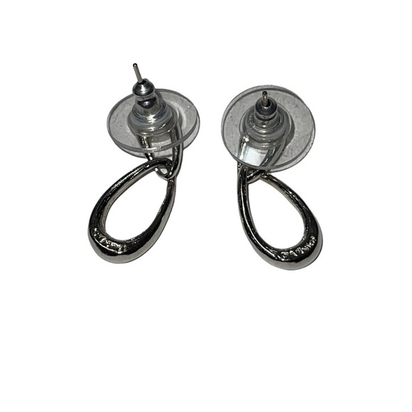 Woman Earring - Picture 3 of 4